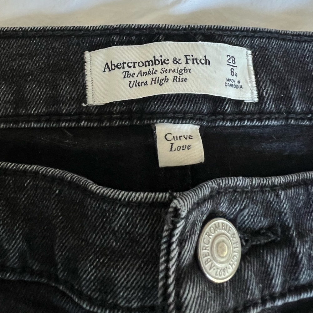 Abercrombie & fitch curve love the ankle straight ultra high rise 28s